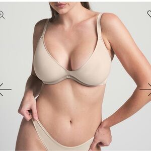 Women's SKIMS Weightless Scoop Bra 32D Sand